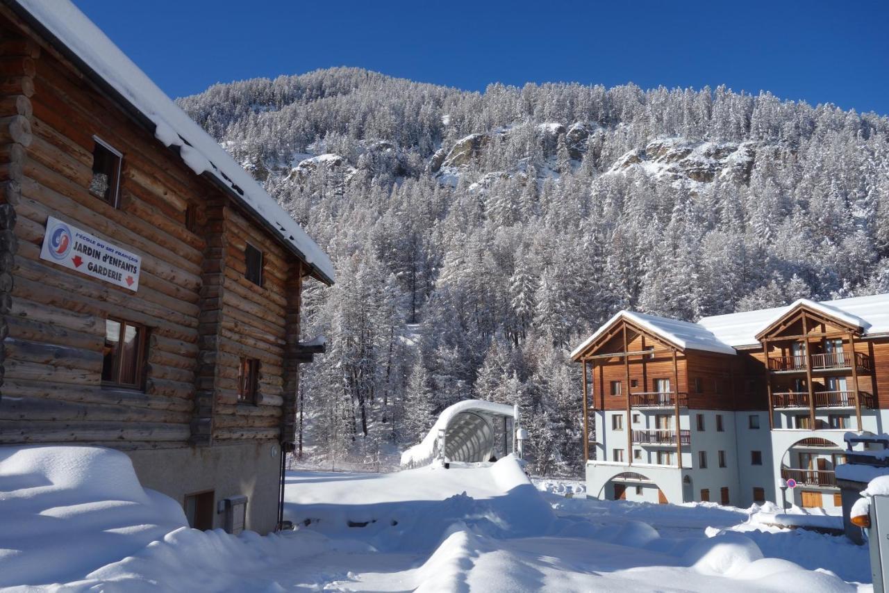 Skis Aux Pieds Dans Un Appartement Cosy Au Coeur Du Queyras โมลีนส์-ออง-กีราส ภายนอก รูปภาพ