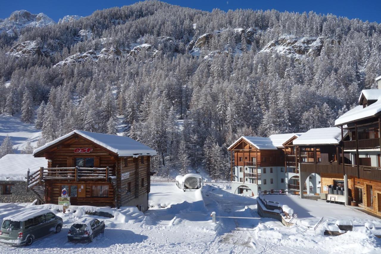 Skis Aux Pieds Dans Un Appartement Cosy Au Coeur Du Queyras โมลีนส์-ออง-กีราส ภายนอก รูปภาพ